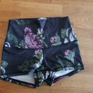 LuLulemon active shorts